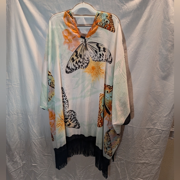 Butterfly Fringe Shawl - Picture 2 of 2